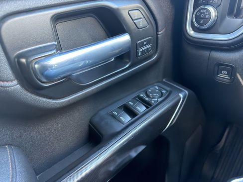 Used 2022 GMC Sierra 2500 AT4 AWD/4WD image 8