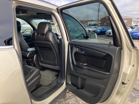 Used 2015 Chevrolet Traverse LT image 16
