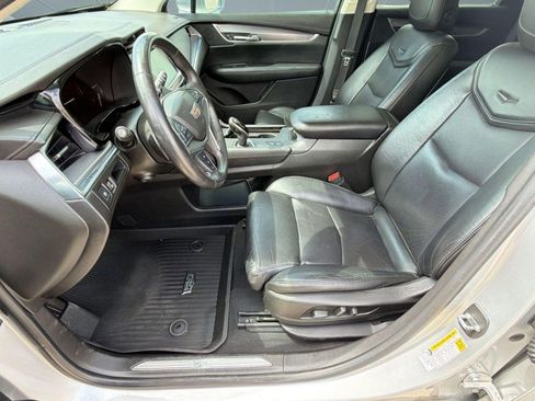 Used 2017 Cadillac XT5 Premium Luxury image 5