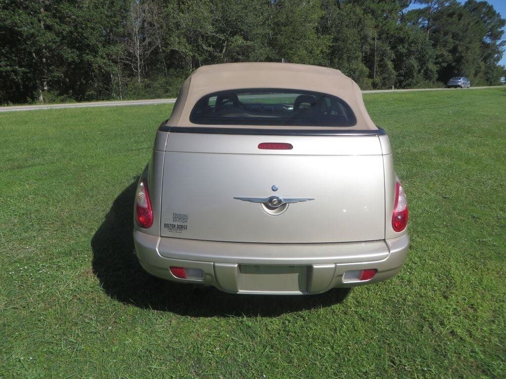 Used 2006 Chrysler PT Cruiser Touring FWD image 12