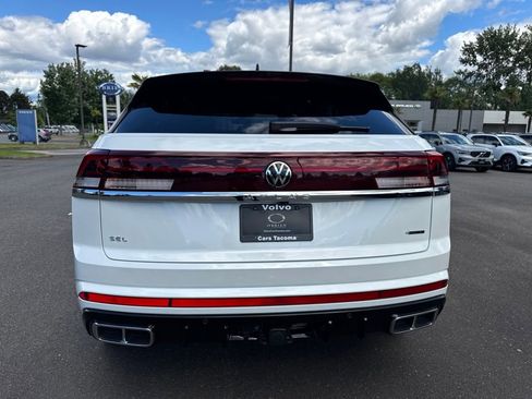 Used 2024 Volkswagen Atlas Cross Sport SEL R-Line AWD/4WD image 6