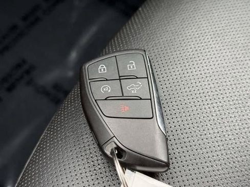 Used 2022 Chevrolet Silverado 1500 LTZ AWD/4WD image 33