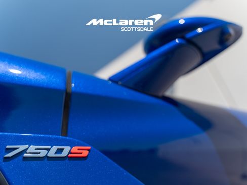 Used 2024 McLaren 750S Spider RWD image 21