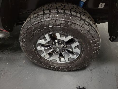 Used 2023 Toyota Tacoma TRD Off-Road image 10