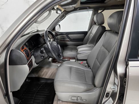 Used 2003 Toyota Land Cruiser AWD/4WD image 34