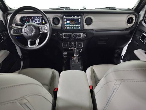 Used 2023 Jeep Wrangler Unlimited Sahara AWD/4WD image 11