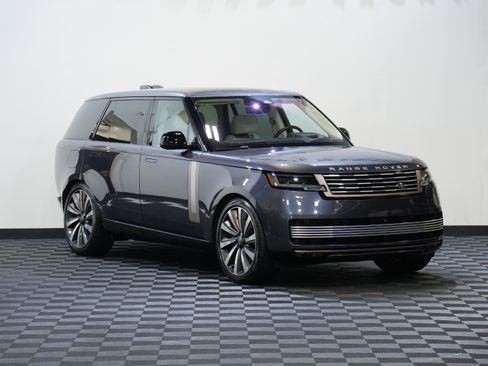 Used 2023 Land Rover Range Rover SV AWD/4WD image 5