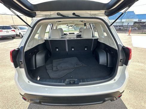 Used 2022 Subaru Forester Base image 33