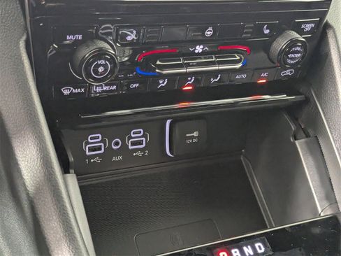 New 2025 Jeep Grand Cherokee Altitude image 23