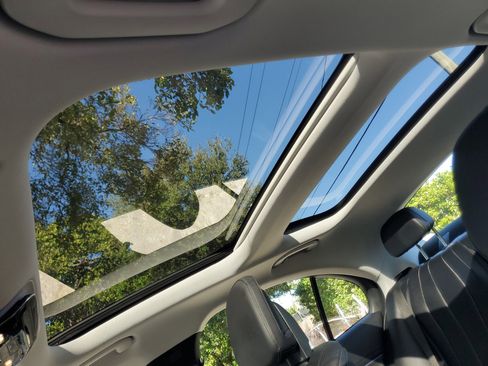 Used 2025 Mercedes-Benz E 350 Sedan image 17