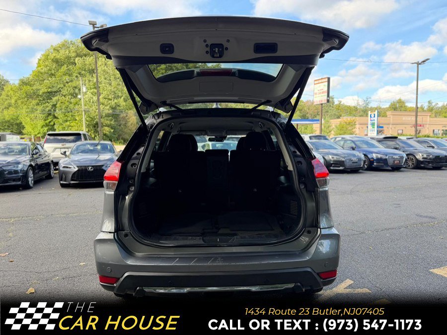 Used 2019 Nissan Rogue SV FWD image 17