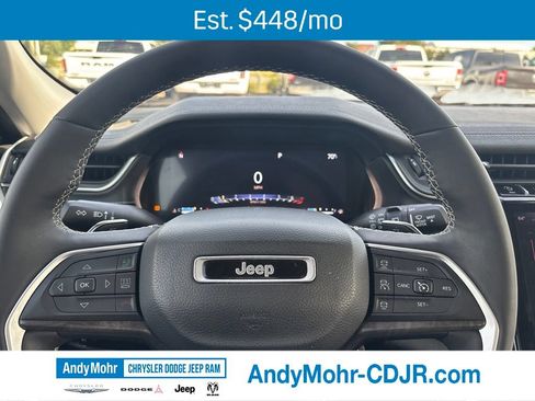 Used 2023 Jeep Grand Cherokee Limited w/ Black Appearance Package AWD/4WD image 14