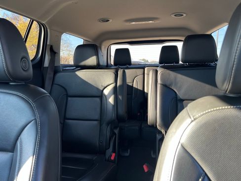 Used 2023 GMC Acadia SLT image 37