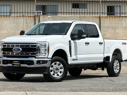 Used 2024 Ford F250 XLT w/ FX4 Off-Road Package AWD/4WD image 8