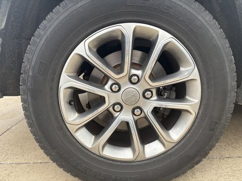 Used 2015 Jeep Grand Cherokee Limited AWD/4WD image 17
