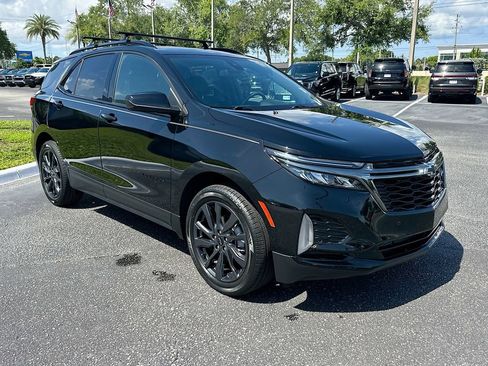 Used 2023 Chevrolet Equinox RS FWD image 3