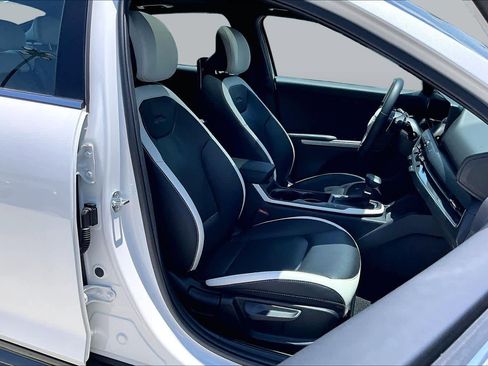 Certified 2025 Kia K4 GT-Line w/ GT-Line Premium Package FWD image 9