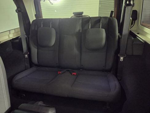 Used 2021 Jeep Wrangler Sport AWD/4WD image 23