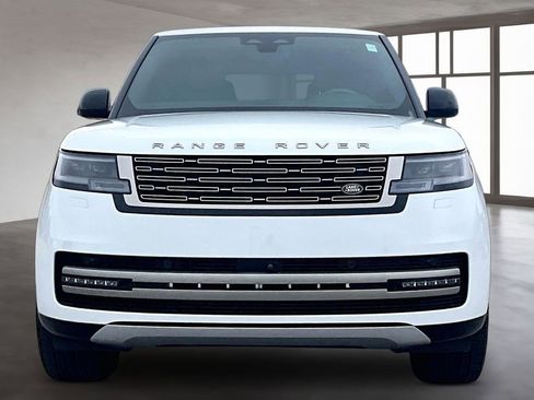 Used 2025 Land Rover Range Rover SE AWD/4WD image 3