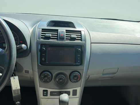 Used 2013 Toyota Corolla LE FWD image 11