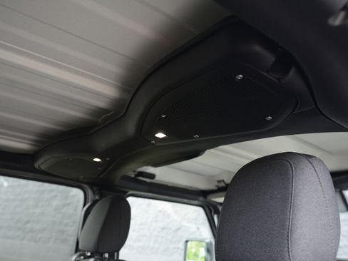 Used 2024 Jeep Wrangler Unlimited Sport AWD/4WD image 33