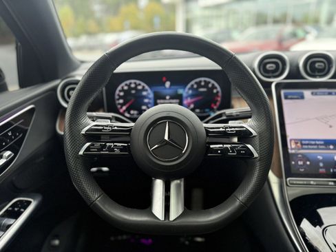 Used 2024 Mercedes-Benz GLC 300 4MATIC image 21