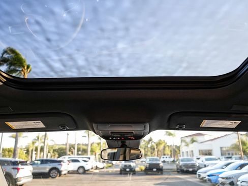 New 2026 Chevrolet Traverse Z71 AWD/4WD image 16