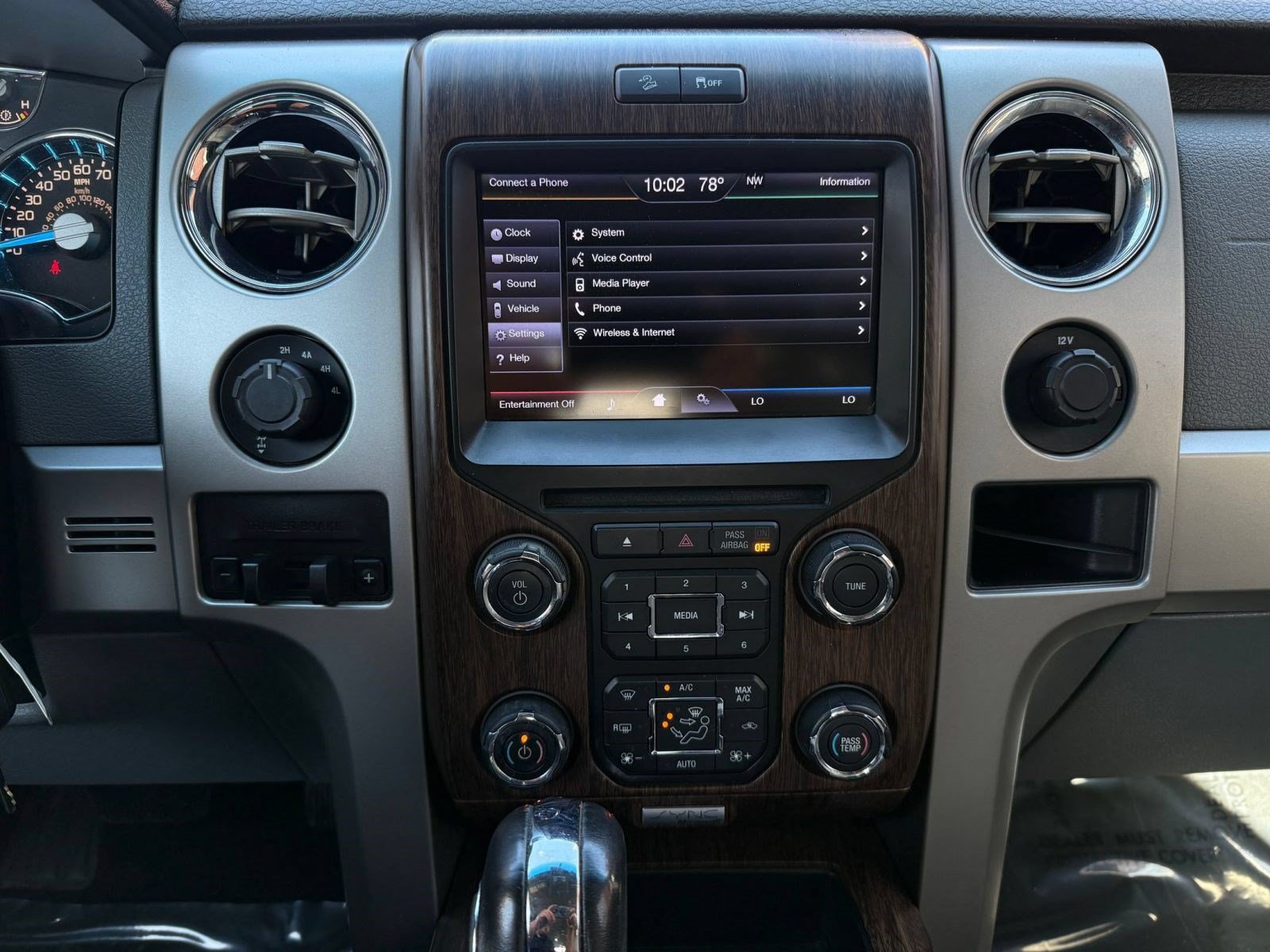 Used 2013 Ford F150 Lariat w/ Mid Equipment Group AWD/4WD image 16