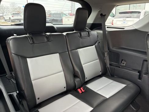 Used 2022 Ford Explorer XLT w/ Equipment Group 202A image 27