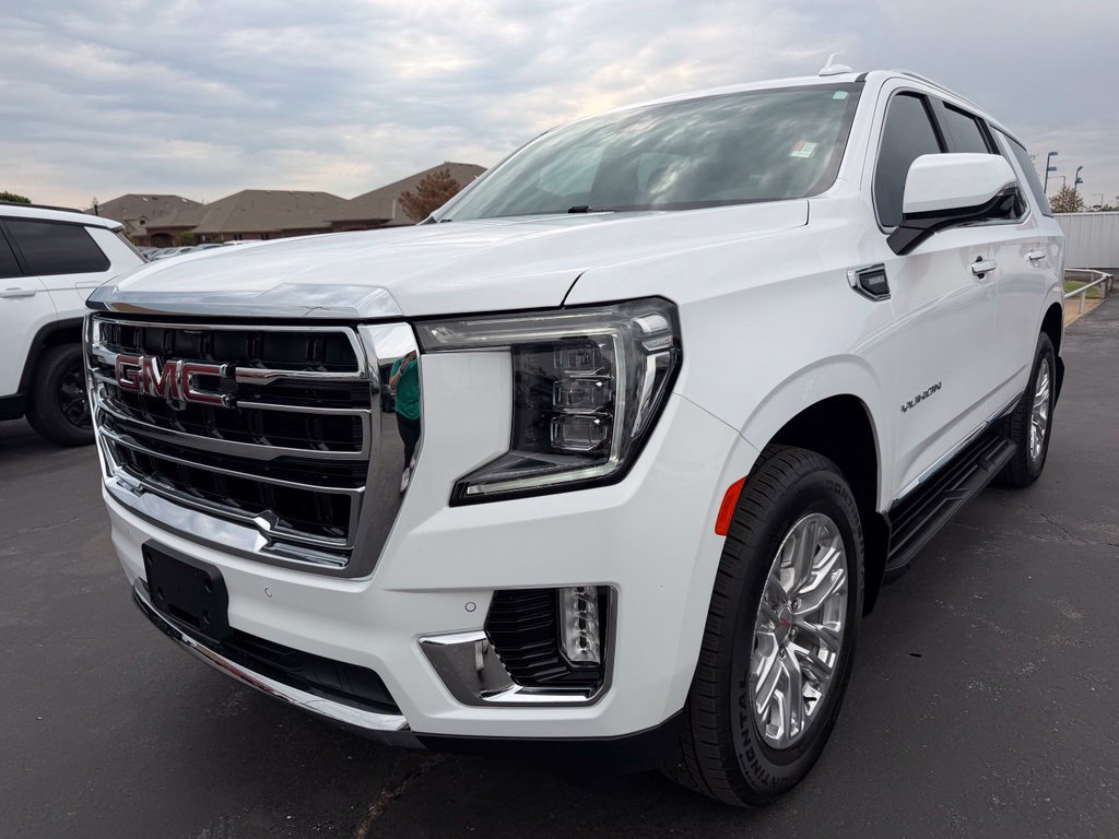 Used 2024 GMC Yukon SLT w/ SLT Luxury Package AWD/4WD image 10