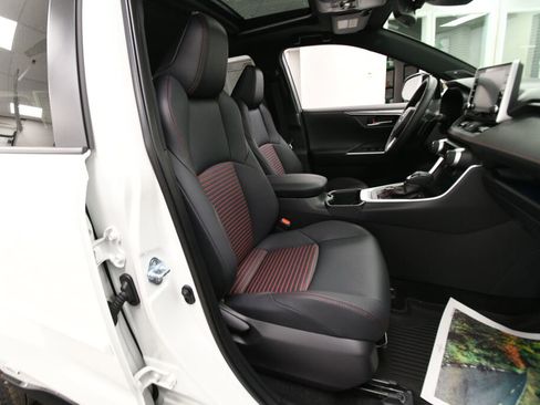 Used 2022 Toyota RAV4 XSE image 34