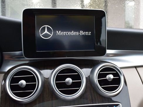 Used 2015 Mercedes-Benz C 300 Sedan image 33