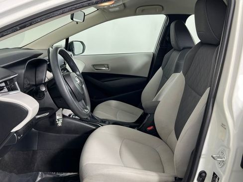 Used 2021 Toyota Corolla LE image 15