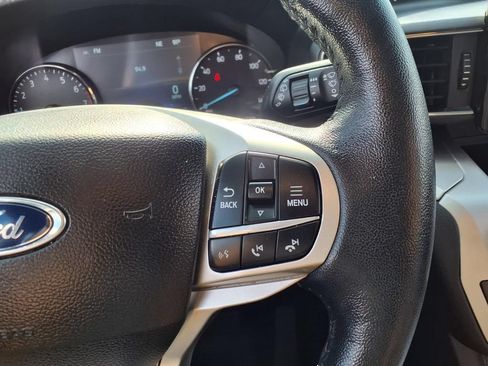 Used 2022 Ford Explorer XLT w/ Equipment Group 202A AWD/4WD image 14