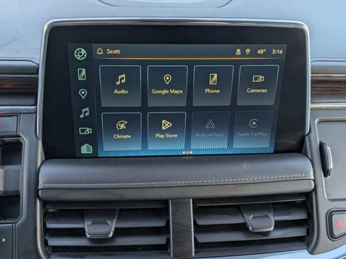 Used 2022 Chevrolet Suburban LT image 29