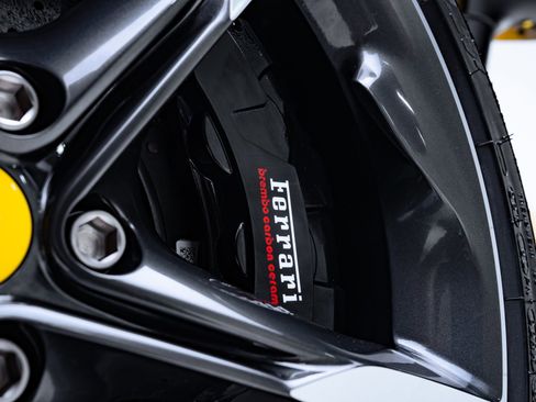 Used 2023 Ferrari SF90 Spider image 34