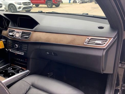 Used 2016 Mercedes-Benz E 350 Sedan image 18