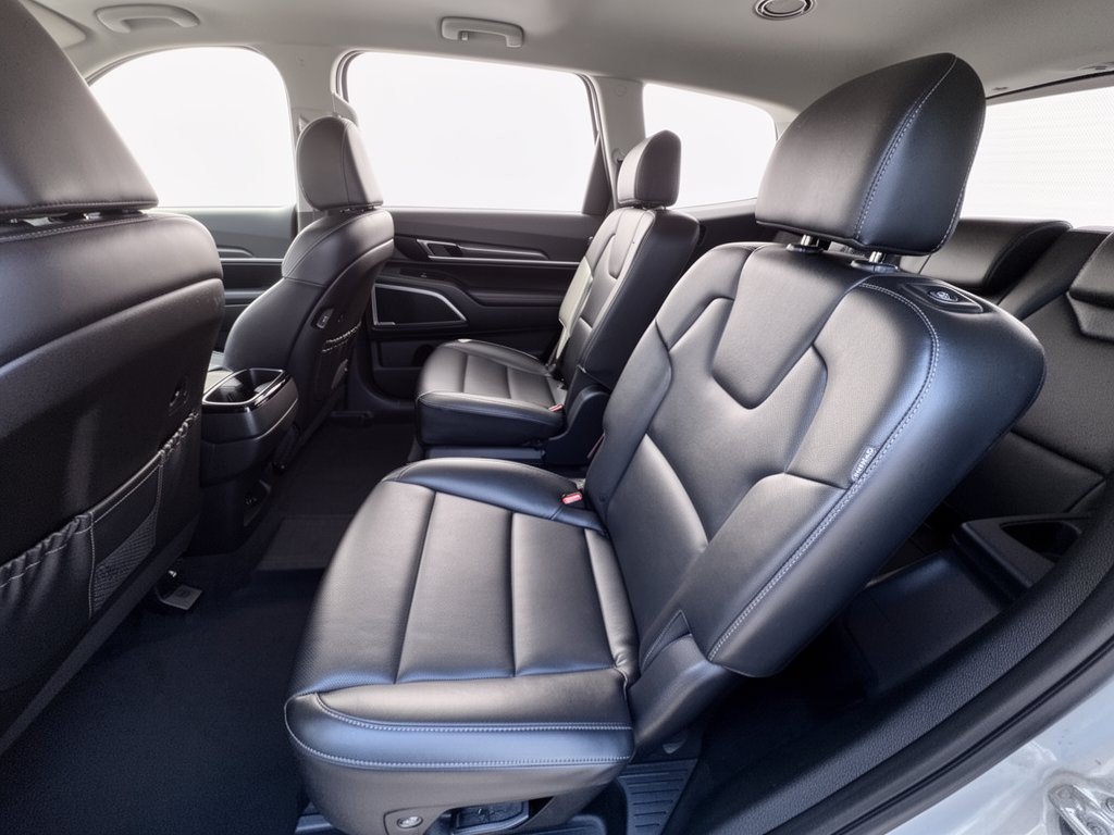 Used 2025 Kia Telluride S FWD image 25