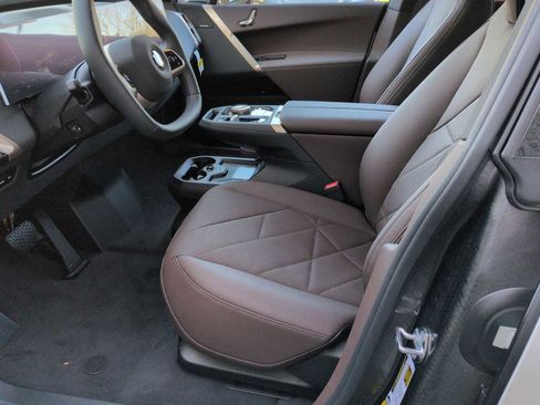 New 2026 BMW iX xDrive45 image 16