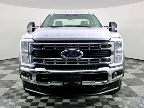 Used 2026 Ford F550 4x4 Regular Cab Super Duty w/ XL Chrome Package image 2