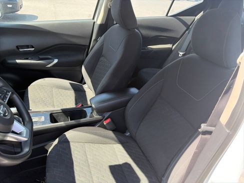 Used 2021 Nissan Kicks SV FWD image 9