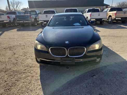 Used 2010 BMW 750i xDrive image 7