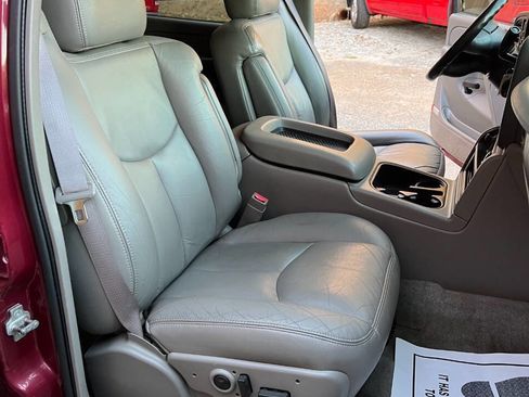 Used 2004 Chevrolet Tahoe LT w/ LT Preferred Equipment Group image 22