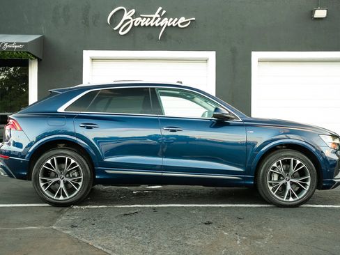 Used 2022 Audi Q8 Premium Plus AWD/4WD image 2