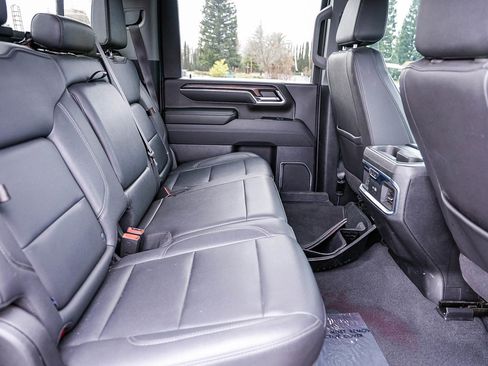 Used 2024 GMC Sierra 2500 SLT w/ SLT Premium Package image 19