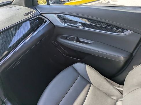 Certified 2024 Cadillac XT6 Premium Luxury image 16