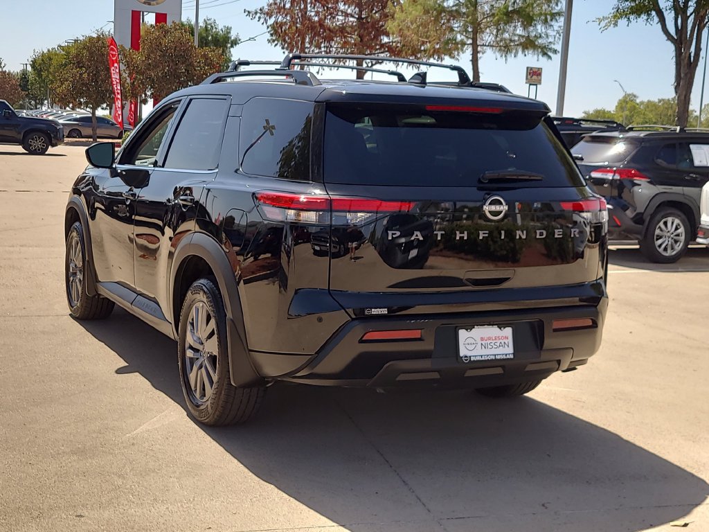 Certified 2026 Nissan Pathfinder SV FWD image 2