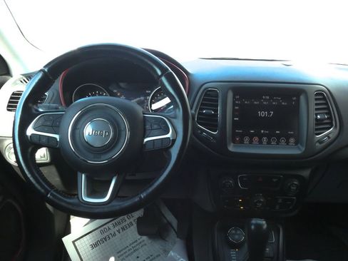 Used 2020 Jeep Compass Trailhawk AWD/4WD image 9