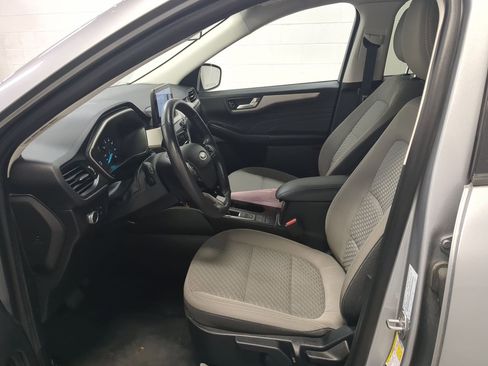 Used 2021 Ford Escape SE w/ Cold Weather Package image 17