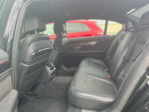 Used 2019 BMW 750i xDrive w/ M Sport Package image 6